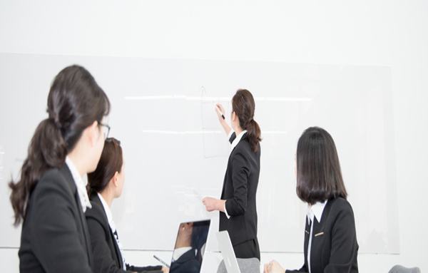 如何實現(xiàn)高效的會議？