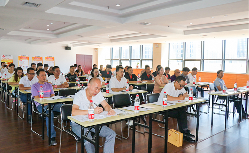 熱烈祝賀正?！吨圃煨推髽I(yè)生產(chǎn)運作管理》專題公益講座在溫州成功舉辦