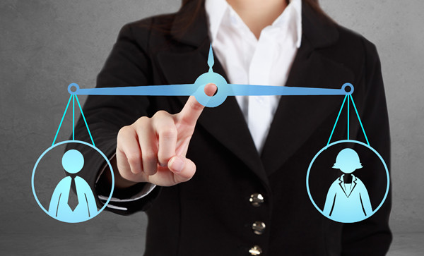 績(jī)效評(píng)估：客觀公正評(píng)價(jià)員工表現(xiàn)，激發(fā)員工動(dòng)力