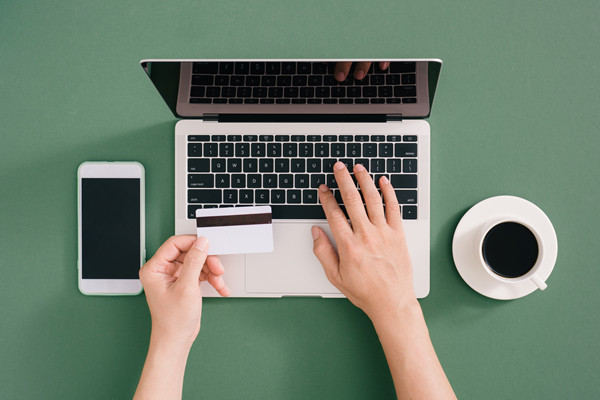 分析行業(yè)薪酬數據，制定更具競爭力的薪酬方案