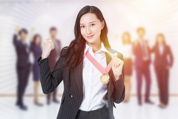 績效考核：評估員工成果，為晉升和獎懲提供依據(jù)