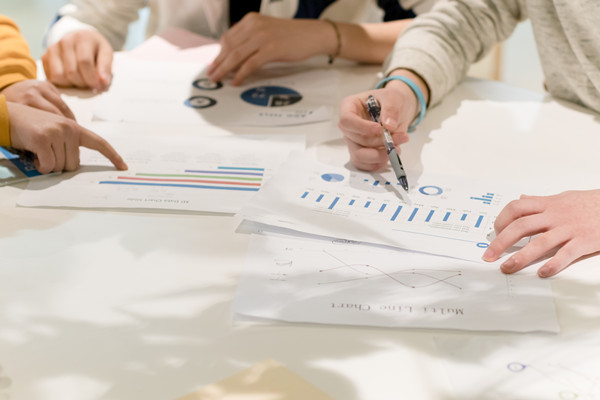 企業(yè)預(yù)算編制：目標(biāo)設(shè)定，策略規(guī)劃與實(shí)施