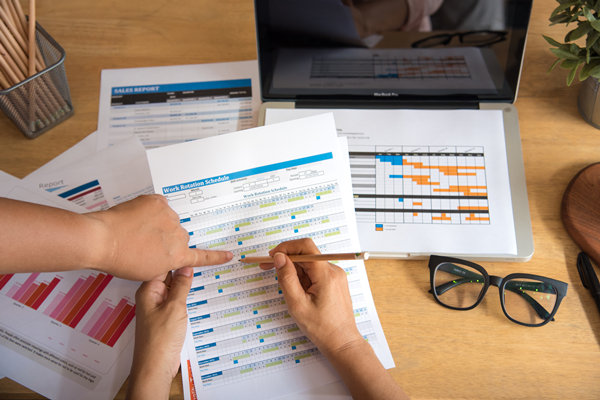 績(jī)效激勵(lì)：以績(jī)效為驅(qū)動(dòng)，激發(fā)員工創(chuàng)新力