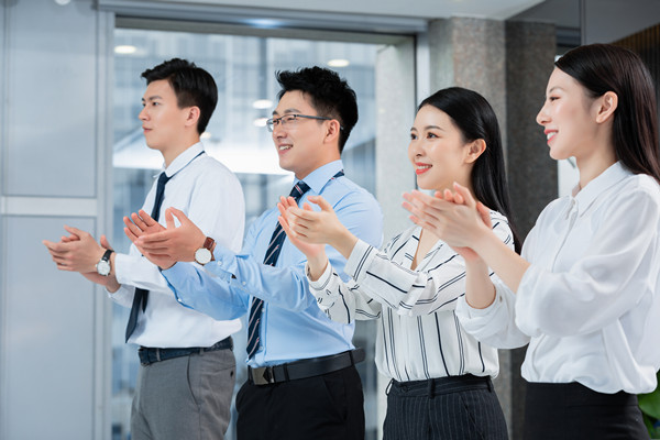 目標設定與追蹤：明確目標，確?？冃н_成