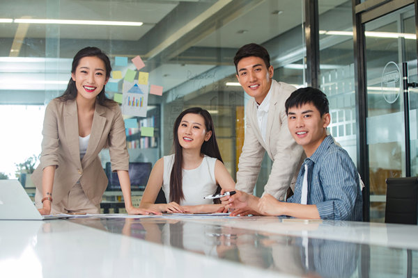 績效考核與反饋：及時反饋，指導改進