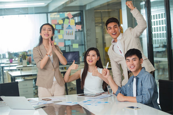 社會責(zé)任與績效管理：承擔(dān)社會責(zé)任，提升企業(yè)形象