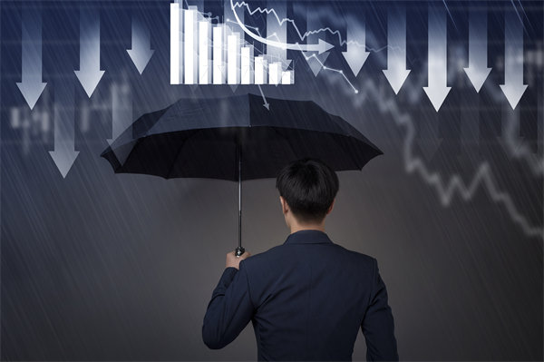 強(qiáng)化集團(tuán)風(fēng)險防控，確保穩(wěn)健運(yùn)營，守護(hù)企業(yè)安全