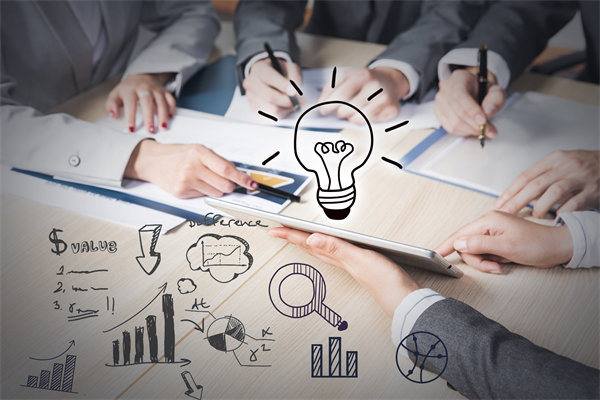 優(yōu)化集團(tuán)管控流程，加強(qiáng)風(fēng)險(xiǎn)管理與內(nèi)部控制