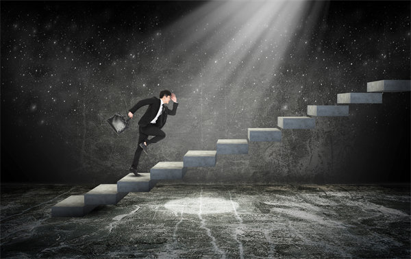 績(jī)效管理與員工成長(zhǎng)：構(gòu)建人才梯隊(duì)，推動(dòng)組織發(fā)展