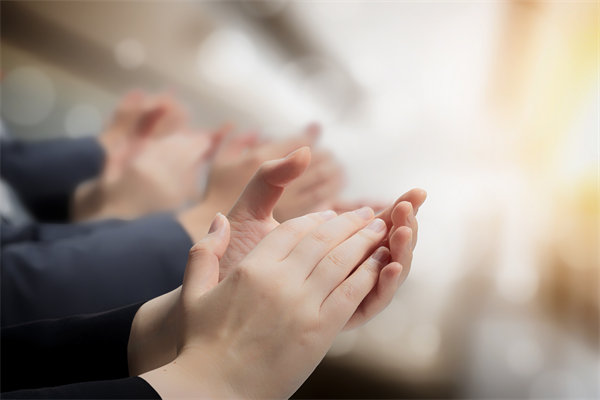 薪酬績效與戰(zhàn)略目標協(xié)同，推動企業(yè)持續(xù)發(fā)展與成長