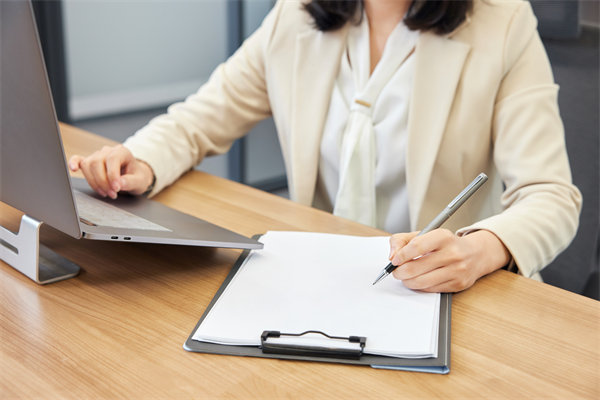 企業(yè)的發(fā)展戰(zhàn)略不僅僅是老板一個人的問題，還有誰？