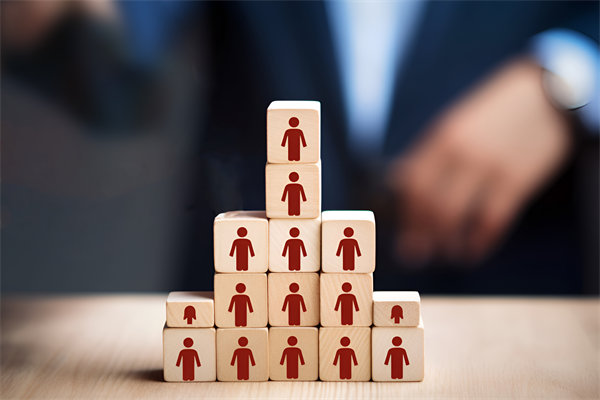 企業(yè)的發(fā)展戰(zhàn)略不僅僅是老板一個(gè)人的問(wèn)題，還有誰(shuí)？