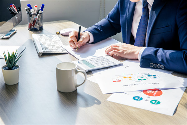 在績(jī)效溝通時(shí)，如何給員工提出改進(jìn)意見促進(jìn)績(jī)效增長(zhǎng)？