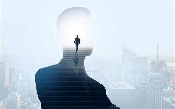 模擬經(jīng)營，發(fā)現(xiàn)企業(yè)不足，制定適合企業(yè)的戰(zhàn)略規(guī)劃