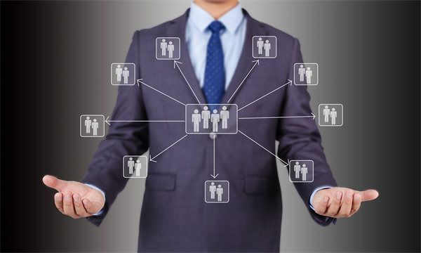 全面預(yù)算組織架構(gòu)中，屬于預(yù)算管理決策機(jī)構(gòu)的是？