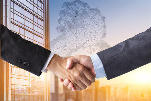 如何根據(jù)企業(yè)戰(zhàn)略調(diào)整組織架構(gòu)以支持未來(lái)發(fā)展？