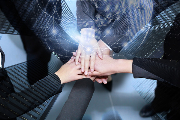 如何構(gòu)建有效的集團風險管理框架，應(yīng)對不確定性？