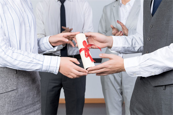 員工福利多樣化趨勢(shì)：哪些非貨幣激勵(lì)可提高滿意度？