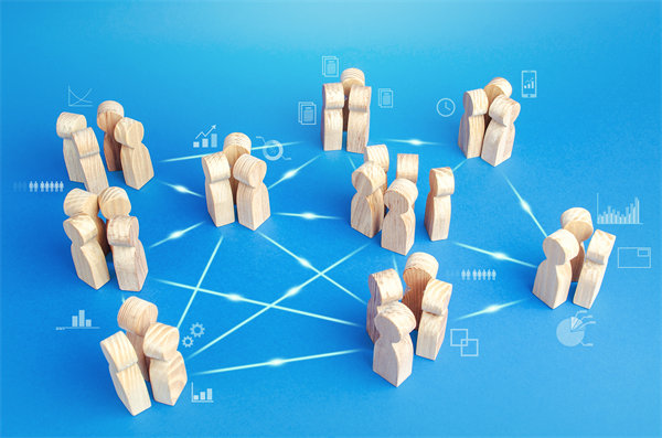 全球化運(yùn)營中，集團(tuán)管控面臨哪些新挑戰(zhàn)及應(yīng)對策略？