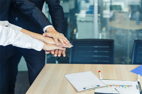 領(lǐng)導(dǎo)力培養(yǎng)體系如何構(gòu)建，為組織未來(lái)儲(chǔ)備關(guān)鍵人才？