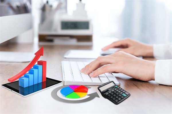 行業(yè)變革下，薪酬調(diào)整策略如何緊跟市場(chǎng)步伐？