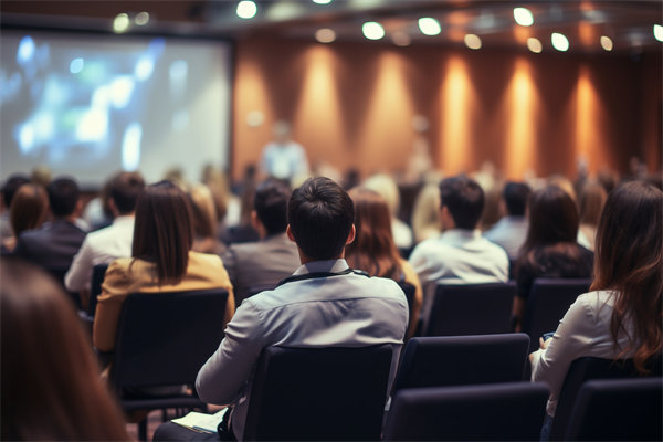 在多元化團(tuán)隊中，如何制定包容性組織規(guī)劃策略？