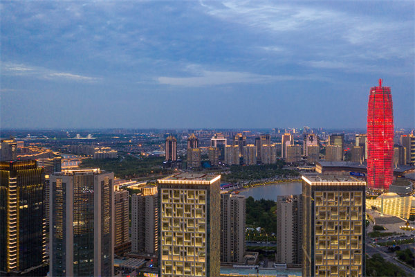 管理咨詢?nèi)绾沃︵嵵葜行∑髽I(yè)突破發(fā)展瓶頸？