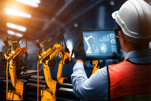 以科技創(chuàng)新驅動產(chǎn)業(yè)發(fā)展，傳統(tǒng)制造業(yè)如何數(shù)字化轉型？