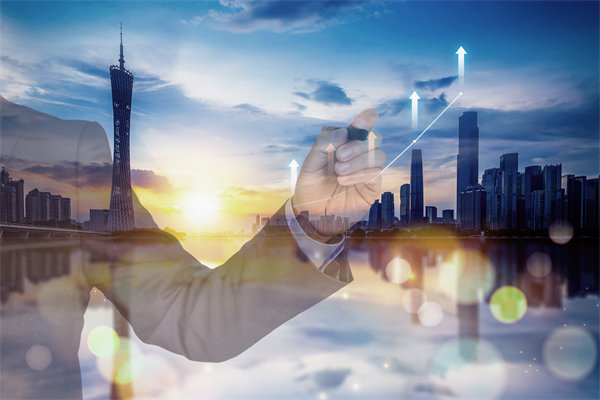 在薪酬體系設(shè)計時，應(yīng)如何考慮行業(yè)標(biāo)準(zhǔn)和市場變化？