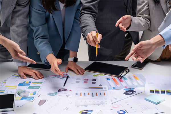 在跨部門預算協(xié)調(diào)中，如何克服溝通障礙，達成共識？