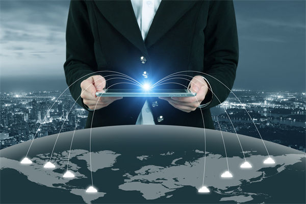 跨國企業(yè)如何管理文化差異以實(shí)現(xiàn)全球戰(zhàn)略協(xié)同？