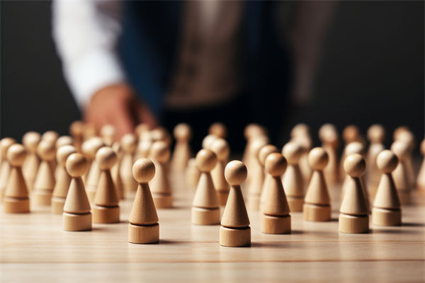 資源分配時(shí)，組織規(guī)劃如何平衡各部門需求與整體目標(biāo)？