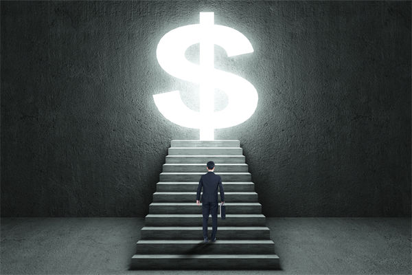 薪酬管理中，如何考慮員工個(gè)人發(fā)展，實(shí)現(xiàn)長(zhǎng)期激勵(lì)？