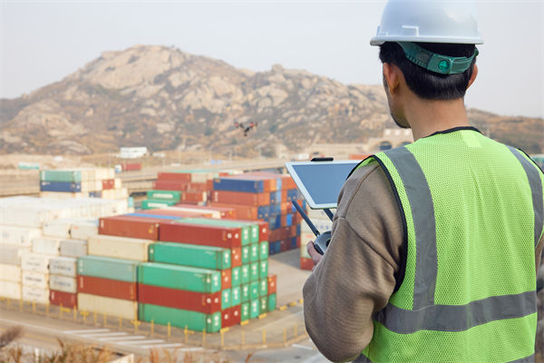 供應(yīng)鏈管理中，如何確保供應(yīng)鏈透明度與安全性？