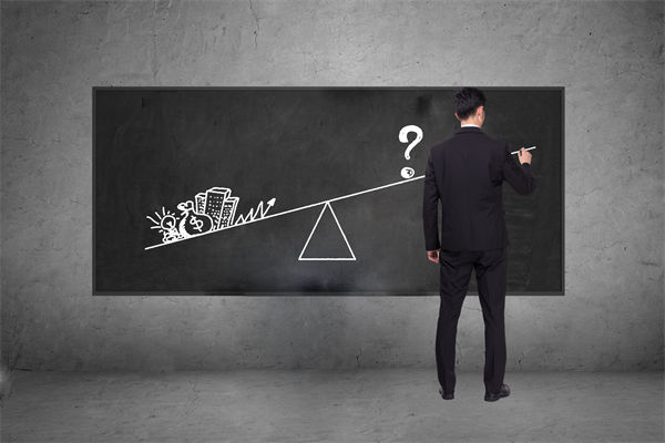 市場不確定，集團(tuán)管控策略應(yīng)如何靈活調(diào)整與應(yīng)對？