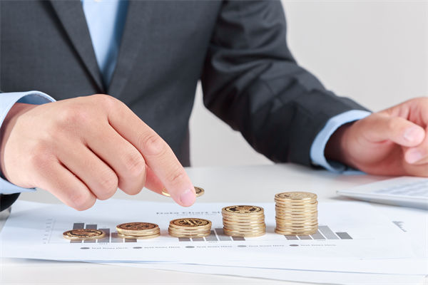 劉強東自購8萬盒巧克力贈員工，對薪酬管理的啟示