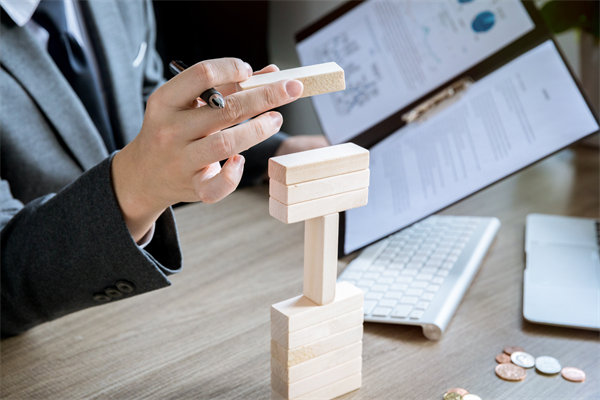 如何通過預(yù)算管理，加強(qiáng)企業(yè)的風(fēng)險預(yù)警與防范能力？