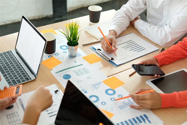 薪酬體系混亂員工怨聲載道，薪酬咨詢?nèi)绾螕軄y反正？