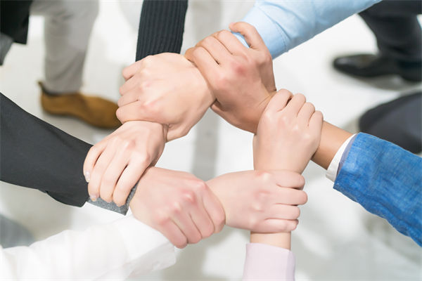 高效團(tuán)隊(duì)打造秘訣：企業(yè)管理中的領(lǐng)導(dǎo)力藝術(shù)何在？