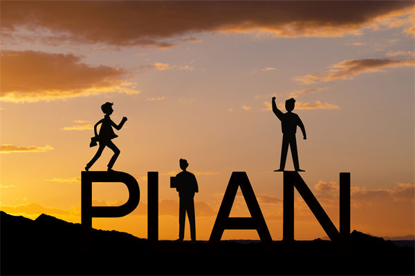 如何構(gòu)建跨部門協(xié)作機(jī)制，確保戰(zhàn)略規(guī)劃的順利實施？