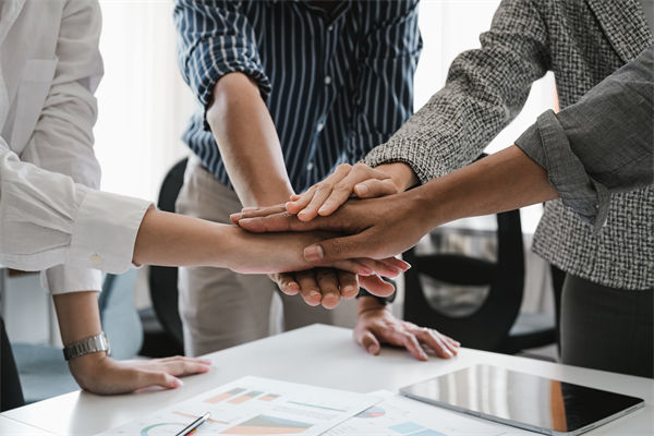 跨境營銷中，如何克服文化差異，實現(xiàn)全球化傳播？