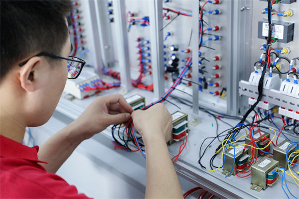 哪些行業(yè)人才火爆就業(yè)市場(chǎng)？人力資源管理有何啟發(fā)？