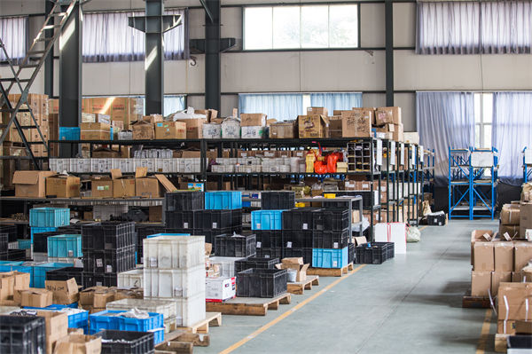 車(chē)間布局混亂不堪，精益生產(chǎn)巧妙規(guī)劃讓效率直線(xiàn)飆升