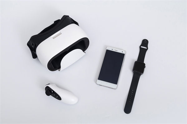 在滾動(dòng)預(yù)算模式下，如何確保預(yù)算的連續(xù)性和前瞻性？