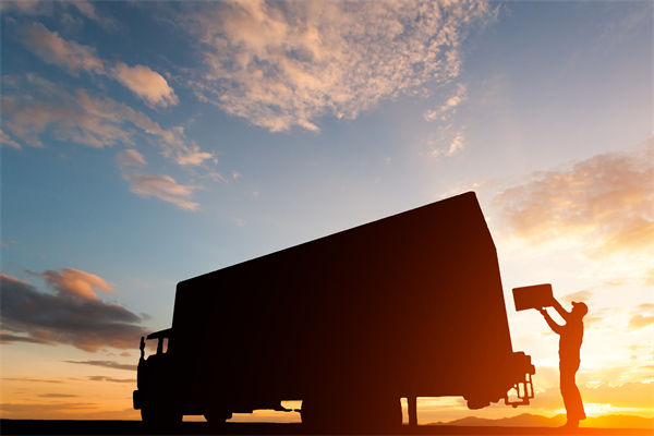 快遞員入職京東13年工資共100多萬，其他企業(yè)怎么看？