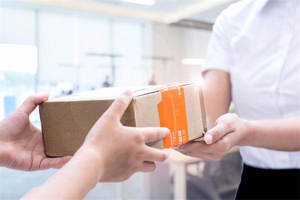 快遞員入職京東13年工資共100多萬，對其他企業(yè)有何啟示？