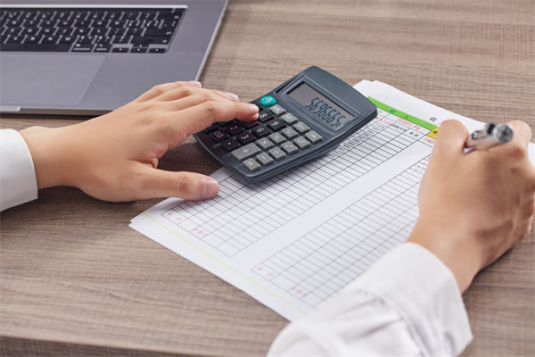 加班成風(fēng)留不住人，企業(yè)關(guān)懷和工時(shí)安排是否合理？