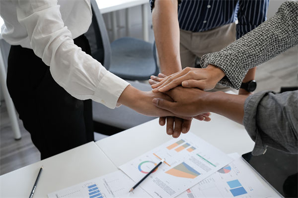 戰(zhàn)略管理怎樣融合多元文化，驅(qū)動(dòng)跨國(guó)業(yè)務(wù)的拓展？