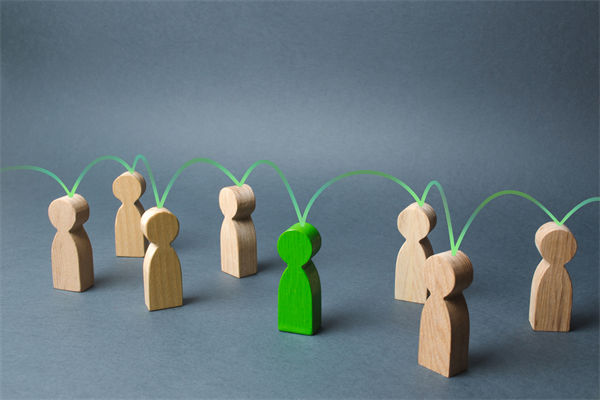 戰(zhàn)略執(zhí)行層層衰減，集團(tuán)管控如何確保目標(biāo)精準(zhǔn)落地？