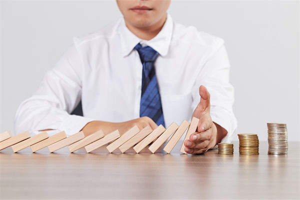 集團(tuán)風(fēng)險(xiǎn)管控薄弱，如何加強(qiáng)風(fēng)險(xiǎn)管理保障集團(tuán)運(yùn)營(yíng)？